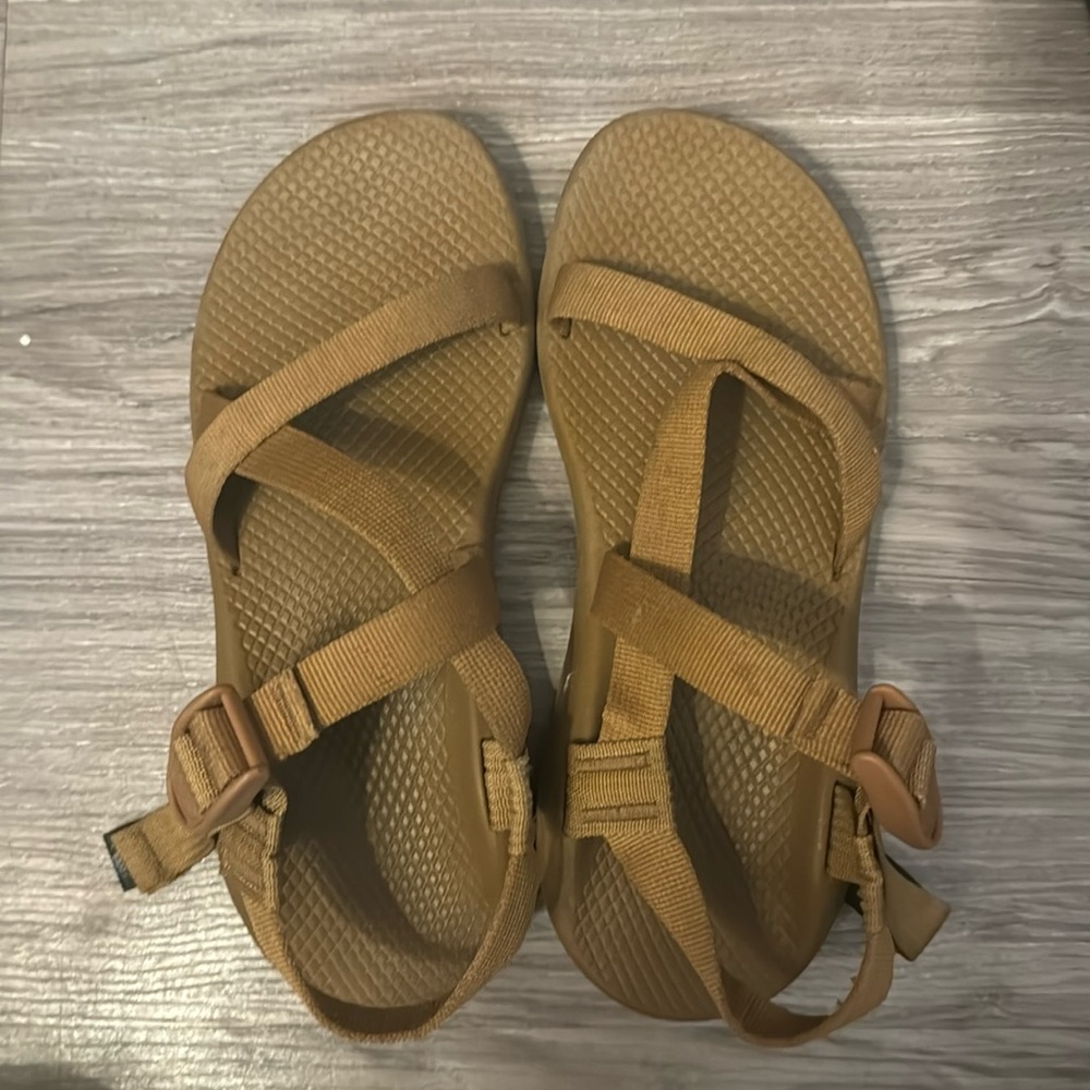 Monochrome Chacos